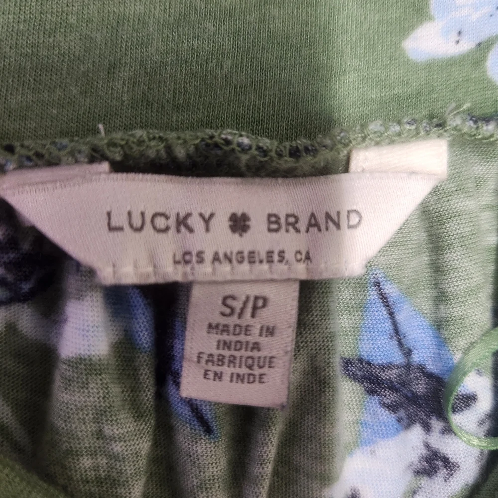 ⭐️Lucky Brand Green Floral Boho Casual Lightweight Blouse Size Small - Picture 3 of 9